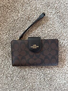 COACH Brown/Black Signature Wristlet Card Holder